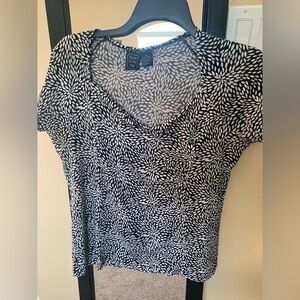 Suzie In The City Monochrome Patterned Short Sleeve Top